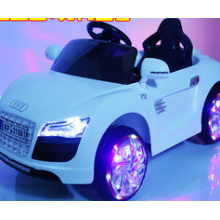 遥控奥迪双电双驱儿童电动汽车可坐音乐灯光四轮电动车越野轿车