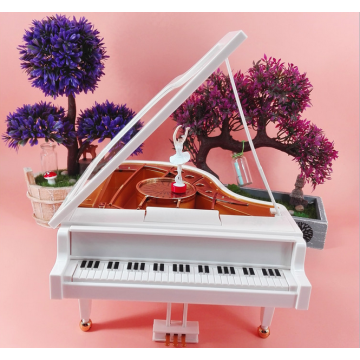 热销YL2022超大跳舞钢琴女孩音乐盒创意发条式八音盒厂家直