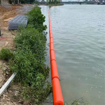 水面橙红色拦截漂浮垃圾的滚塑浮筒