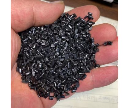 自产批发PBT再生塑料颗粒/黑色高光
